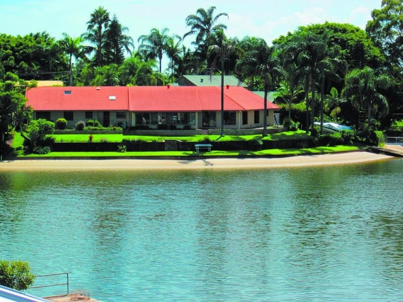 347 Monaco Street, Broadbeach Waters QLD 4218