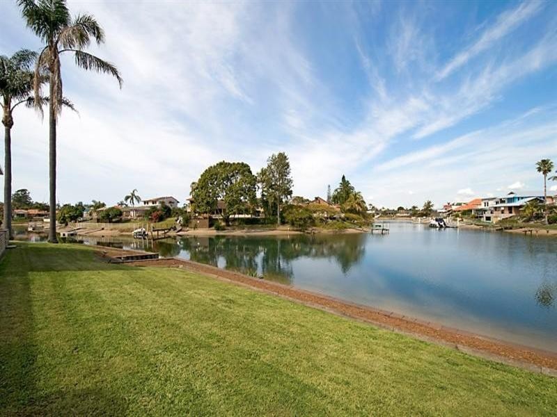 347 Monaco Street, Broadbeach Waters QLD 4218