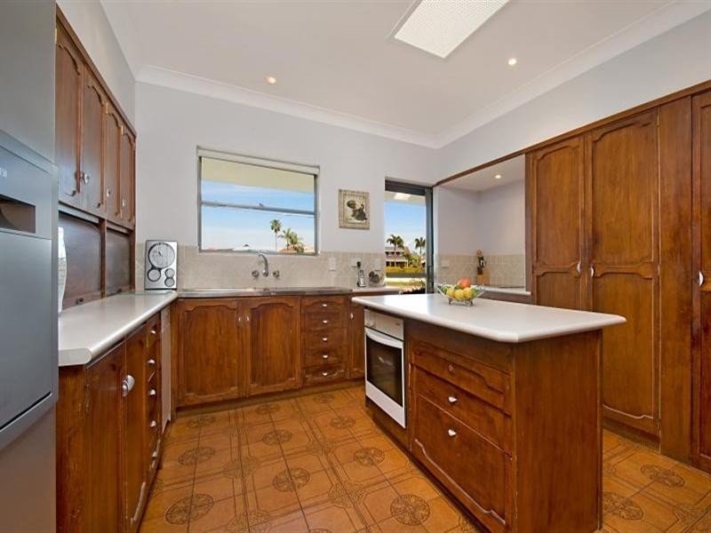 347 Monaco Street, Broadbeach Waters QLD 4218