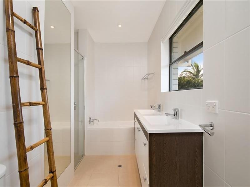 347 Monaco Street, Broadbeach Waters QLD 4218