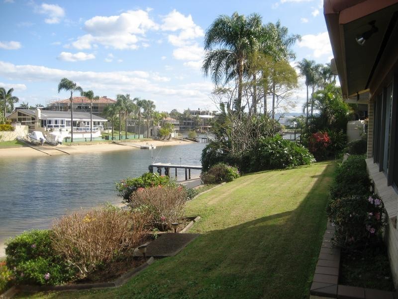 347 Monaco Street, Broadbeach Waters QLD 4218