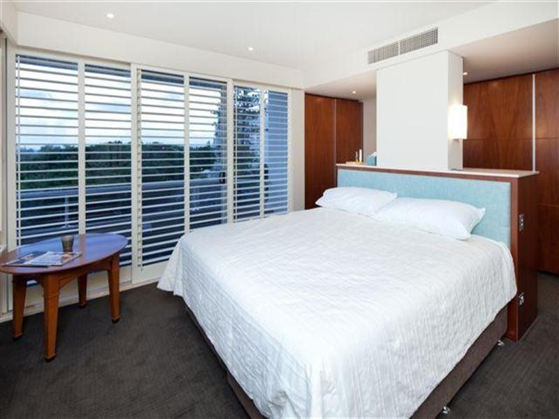 3 Madison Point, 3476 Main Beach Parade, Main Beach QLD 4217