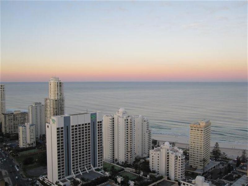 23 Ferny Avenue, Surfers Paradise QLD 4217