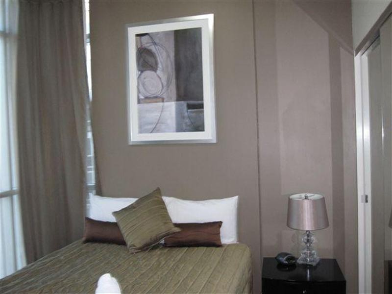 23 Ferny Avenue, Surfers Paradise QLD 4217