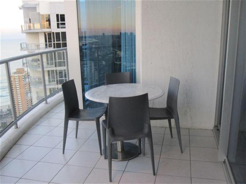 23 Ferny Avenue, Surfers Paradise QLD 4217