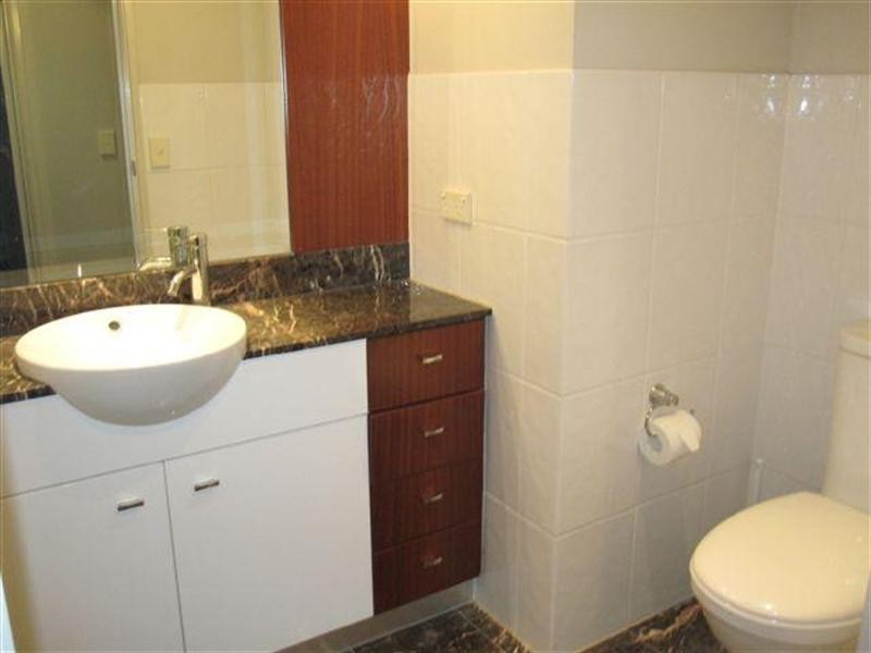 23 Ferny Avenue, Surfers Paradise QLD 4217