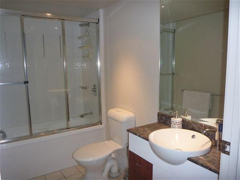 23 Ferny Avenue, Surfers Paradise QLD 4217