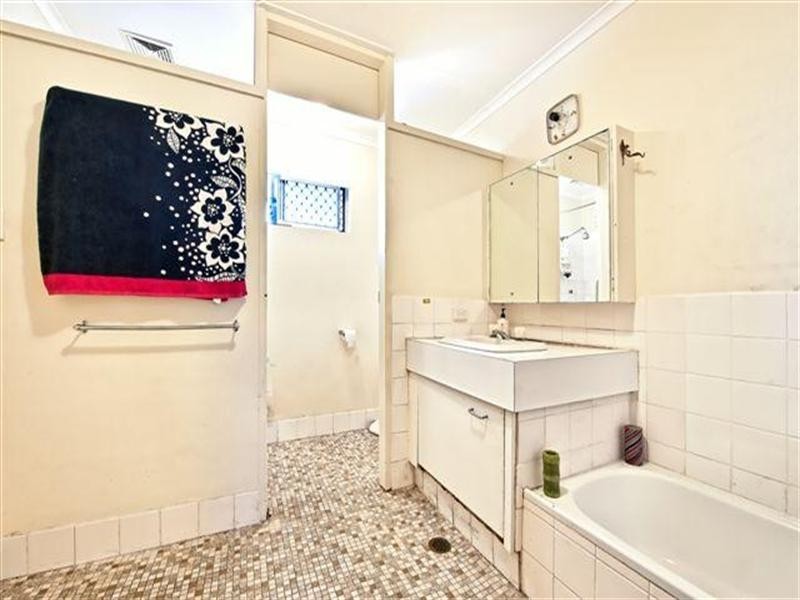 11 Peninsular Drive, Surfers Paradise QLD 4217