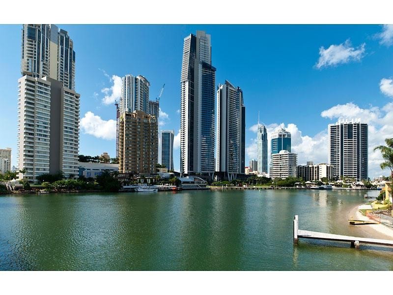 1, 2 & 3/22 Parneno Street, Chevron Island QLD 4217