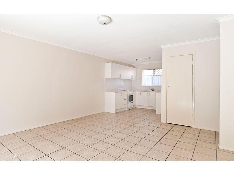 1, 2 & 3/22 Parneno Street, Chevron Island QLD 4217