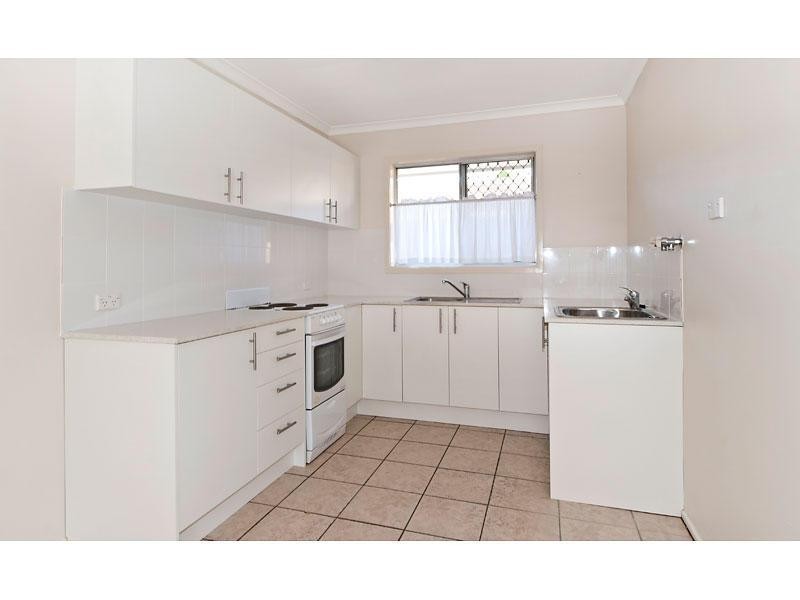 1, 2 & 3/22 Parneno Street, Chevron Island QLD 4217