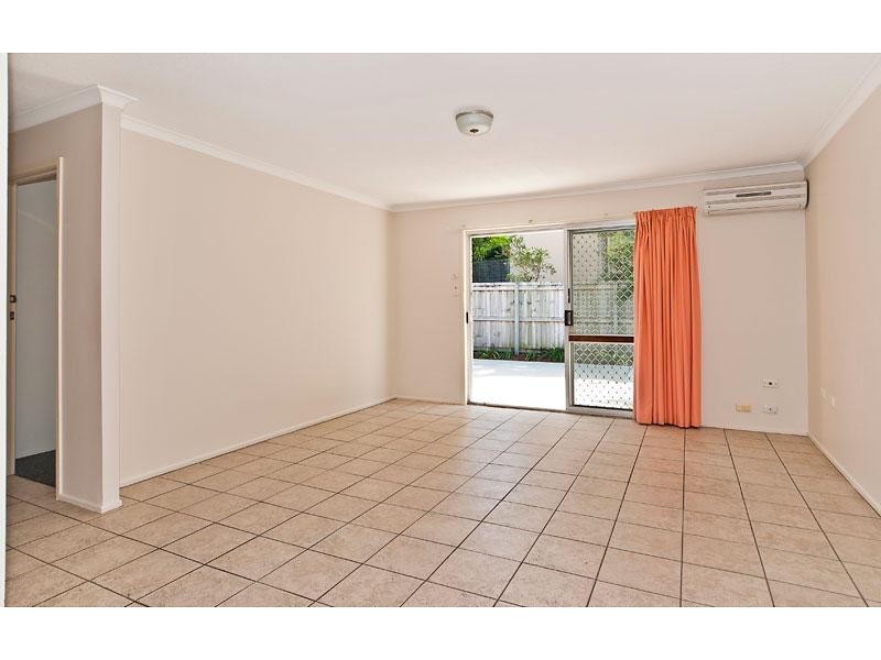 1, 2 & 3/22 Parneno Street, Chevron Island QLD 4217