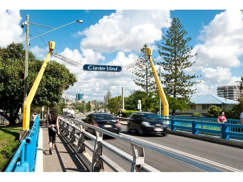 1, 2 & 3/22 Parneno Street, Chevron Island QLD 4217