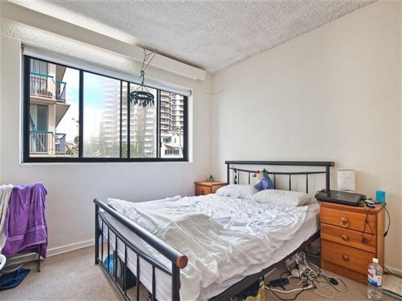 69 Garfield Terrace, Surfers Paradise QLD 4217