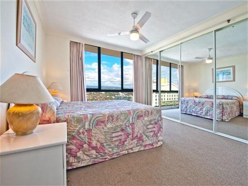 30 Laycock Street, Surfers Paradise QLD 4217