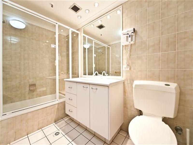 30 Laycock Street, Surfers Paradise QLD 4217