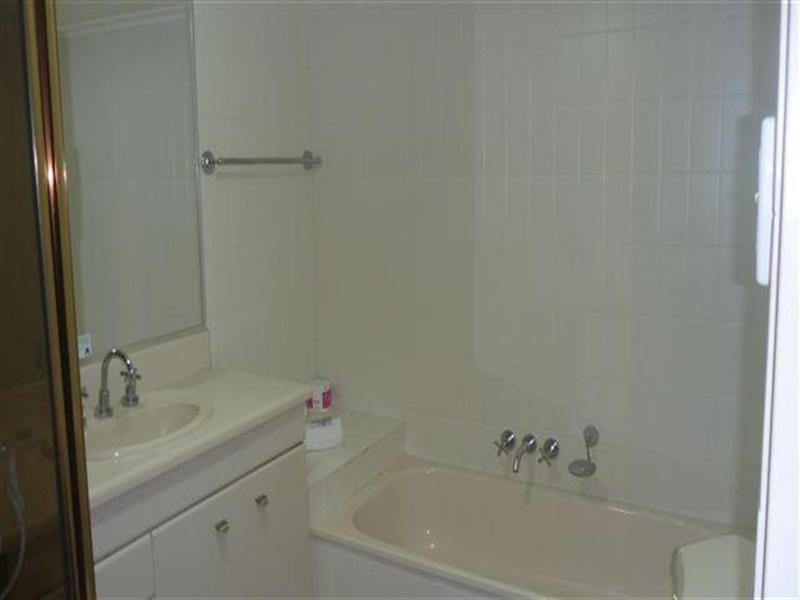 4 Old Burleigh Road, Surfers Paradise QLD 4217