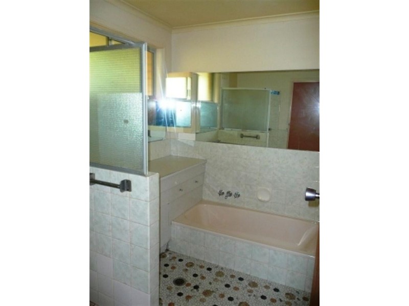 47 Korong Avenue, Southport QLD 4215