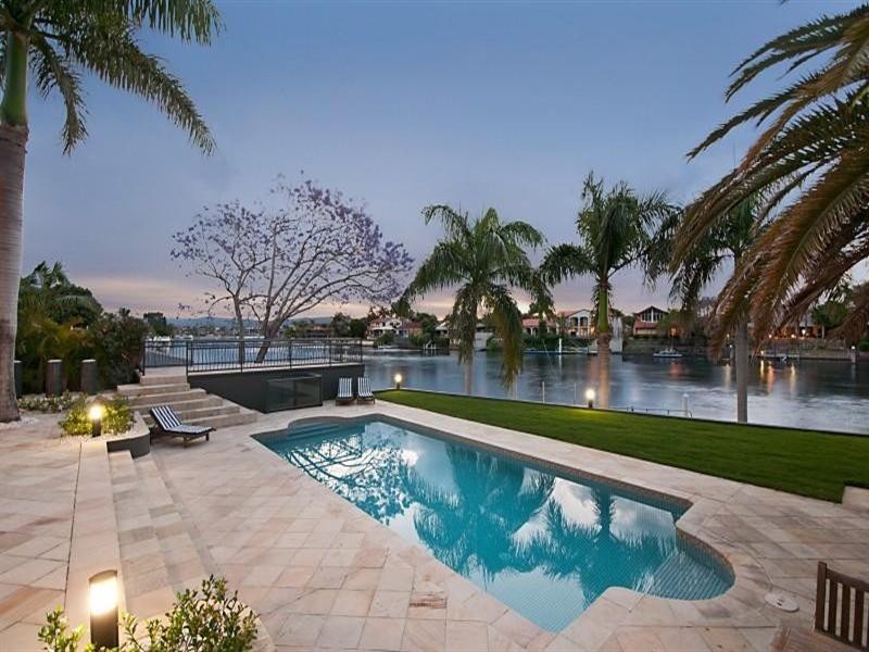 211-213 Monaco Street, Broadbeach Waters QLD 4218