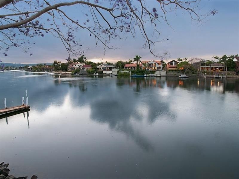 211-213 Monaco Street, Broadbeach Waters QLD 4218