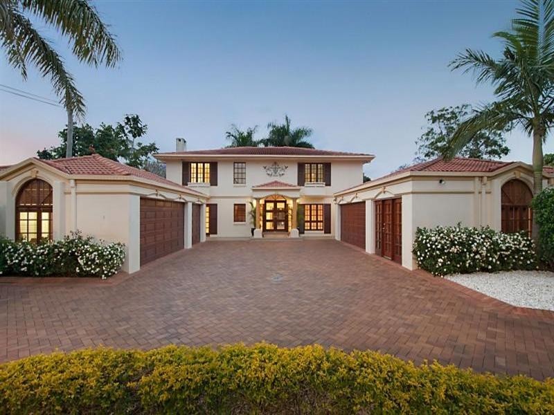 211-213 Monaco Street, Broadbeach Waters QLD 4218