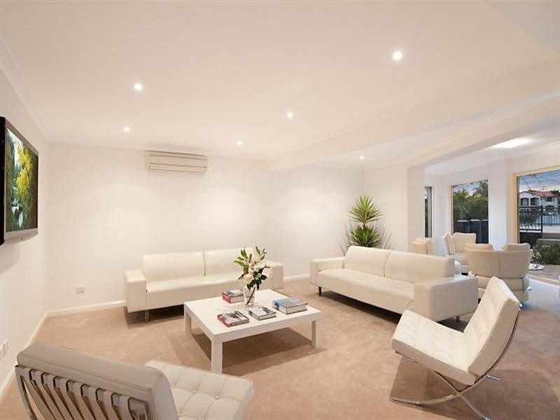 211-213 Monaco Street, Broadbeach Waters QLD 4218