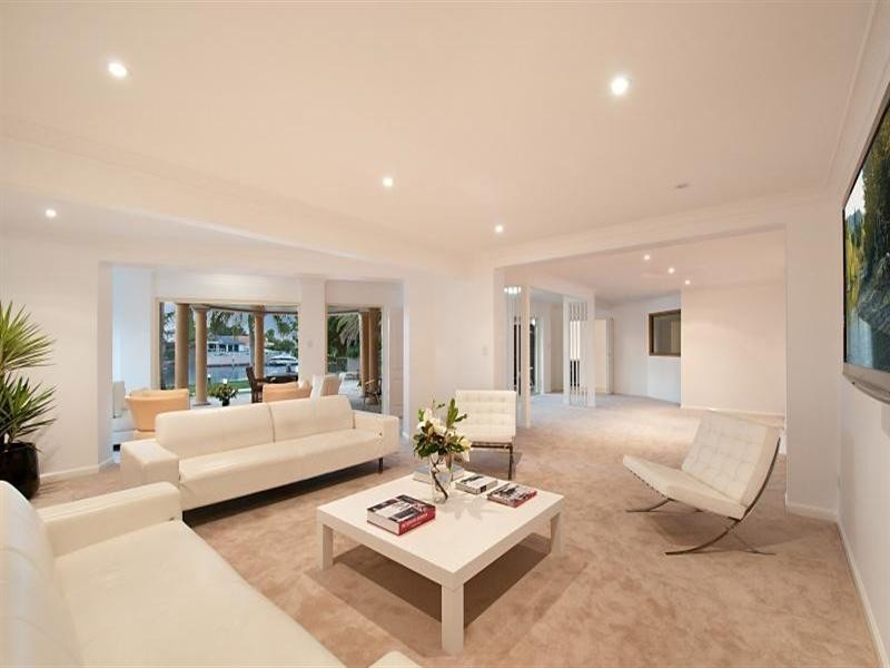 211-213 Monaco Street, Broadbeach Waters QLD 4218