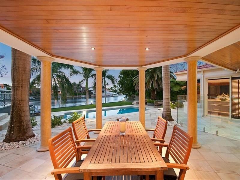 211-213 Monaco Street, Broadbeach Waters QLD 4218