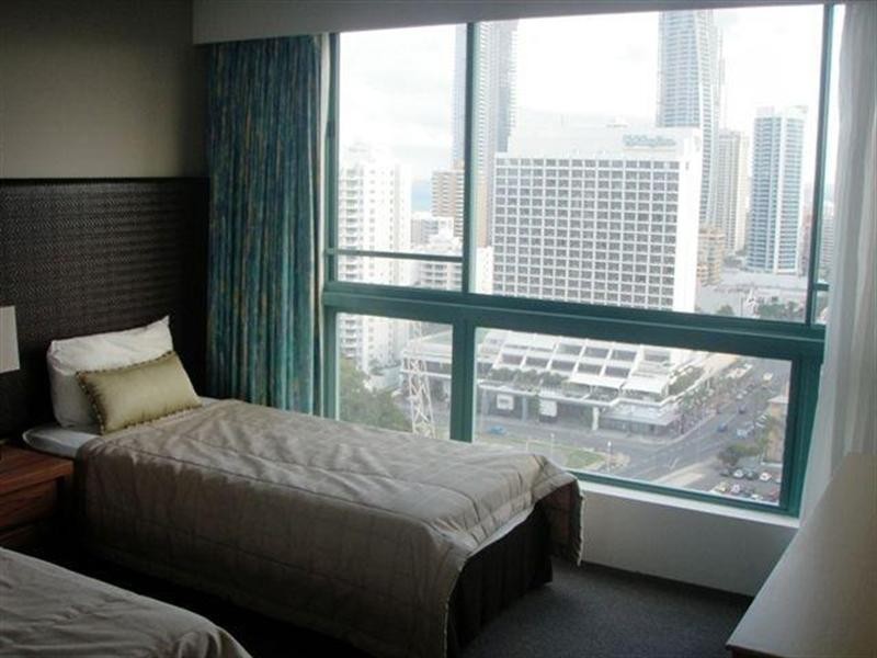 5 Palm Avenue, Surfers Paradise QLD 4217