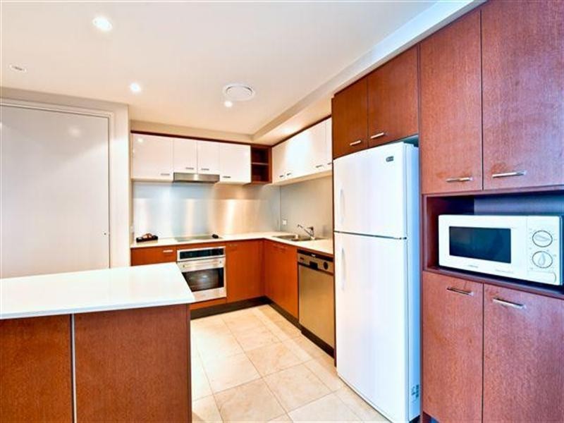 23 Ferny Avenue, Surfers Paradise QLD 4217