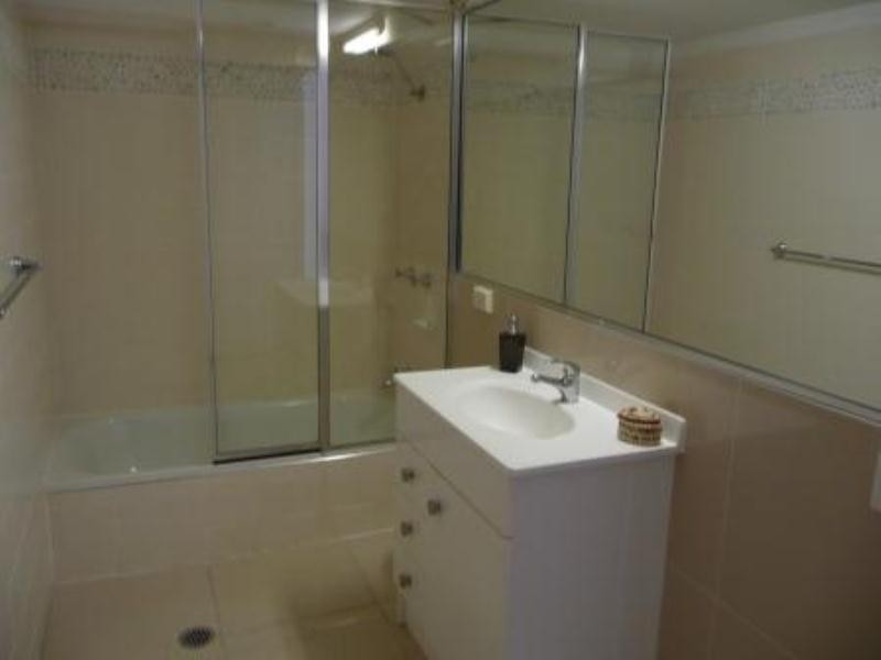 7-6 Aubrey Street, Surfers Paradise QLD 4217