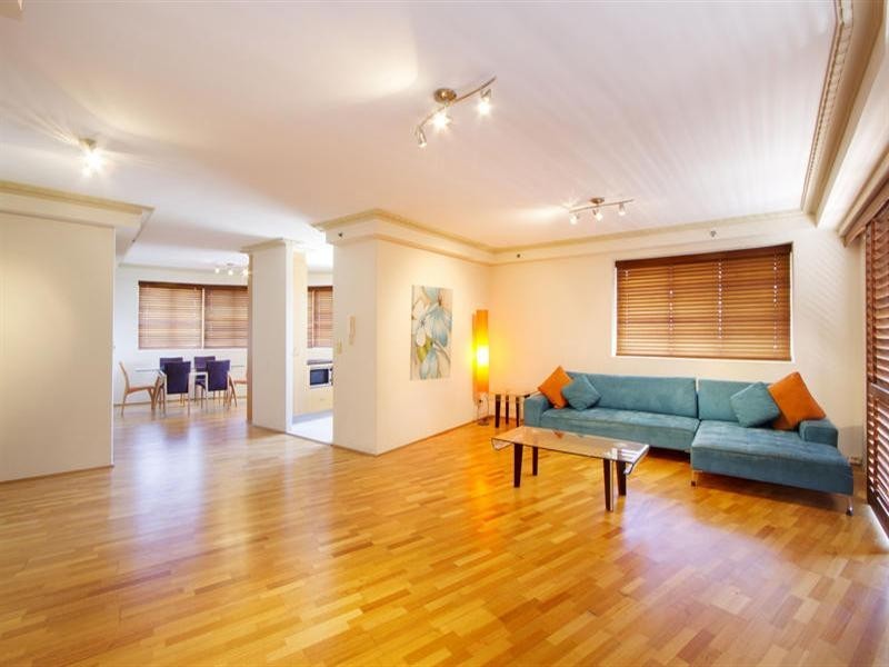 68 29 Woodroffe Avenue, Main Beach QLD 4217