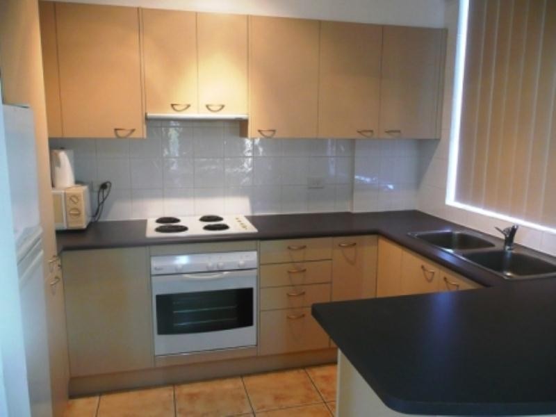 201-3 Oak Avenue, Surfers Paradise QLD 4217