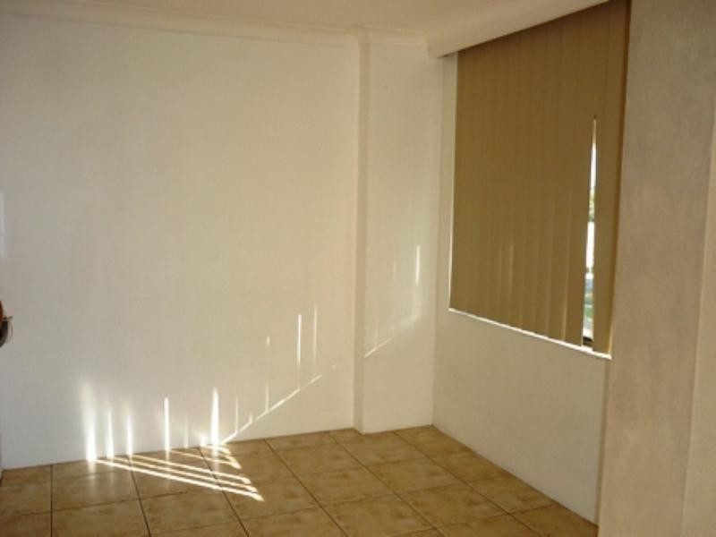 201-3 Oak Avenue, Surfers Paradise QLD 4217