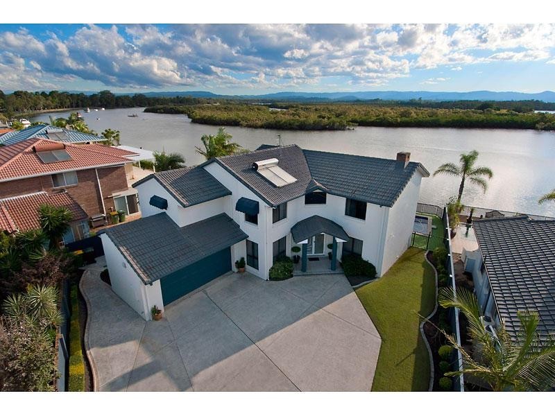 44 Tradewinds Avenue, Paradise Point QLD 4216