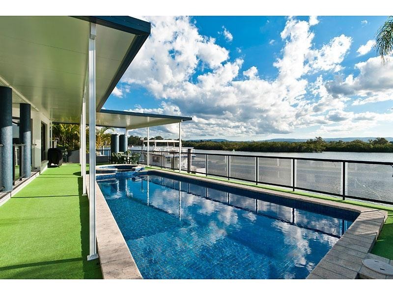 44 Tradewinds Avenue, Paradise Point QLD 4216