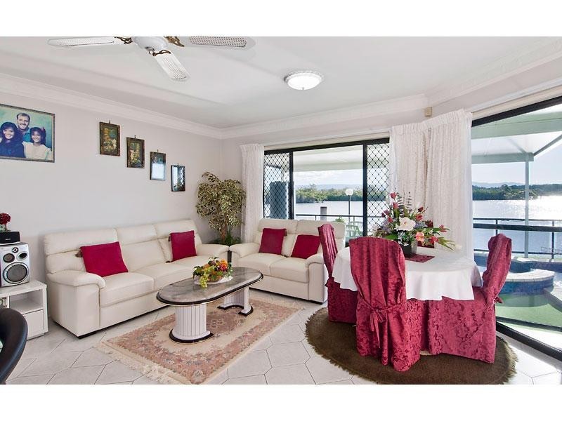 44 Tradewinds Avenue, Paradise Point QLD 4216