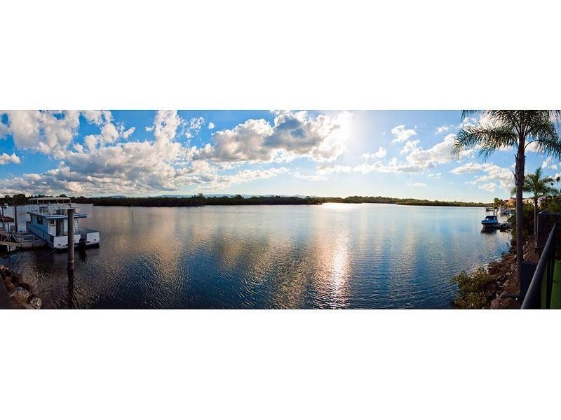 44 Tradewinds Avenue, Paradise Point QLD 4216