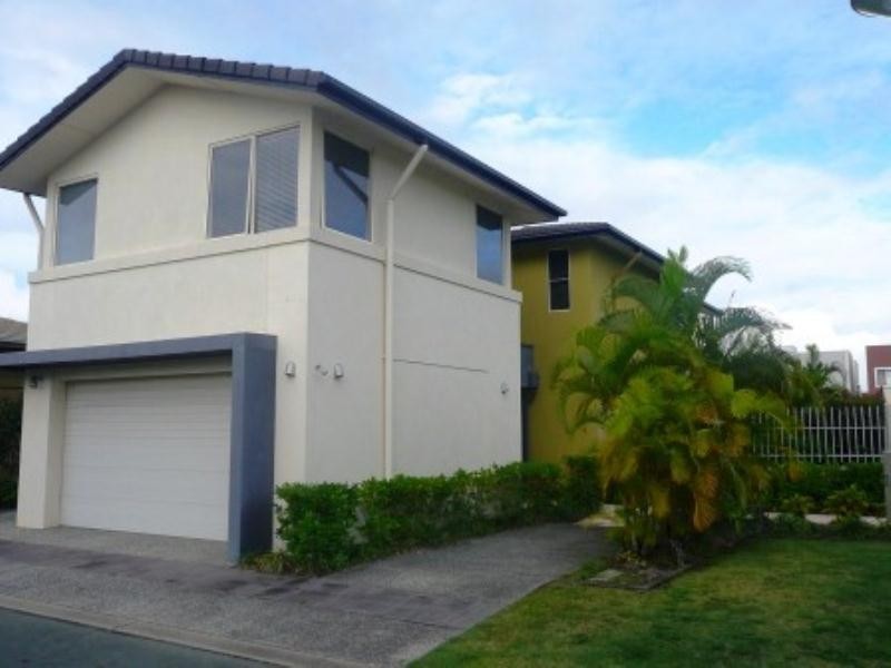 6011 Calardo Avenue, Hope Island QLD 4212