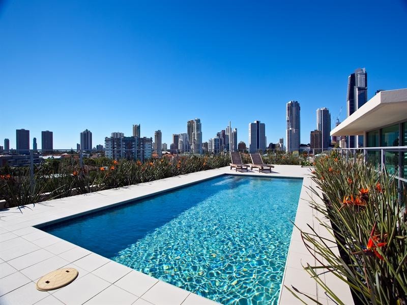 9/7-9 Burra Street, Chevron Island QLD 4217