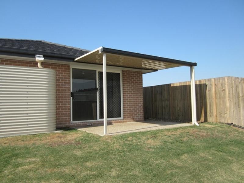 7 Huxley Street, Redbank Plains QLD 4301