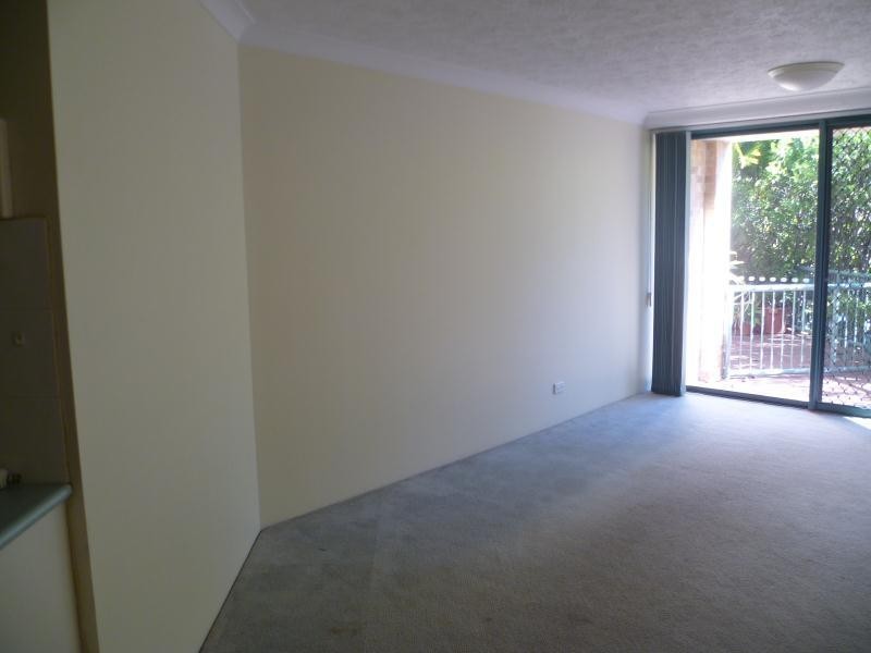 2/45 Pohlman Street, Southport QLD 4215