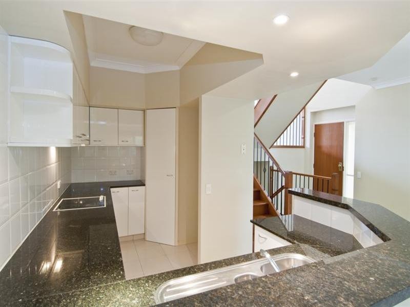 1/43 Sunset Boulevard, Surfers Paradise QLD 4217