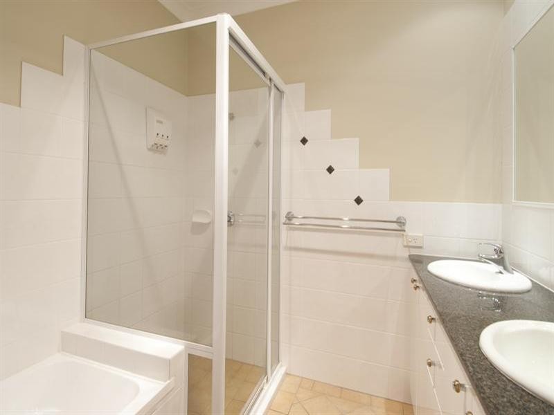 1/43 Sunset Boulevard, Surfers Paradise QLD 4217