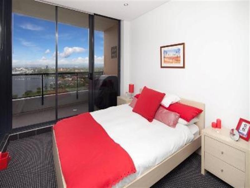 2 Aqua Street, Southport QLD 4215