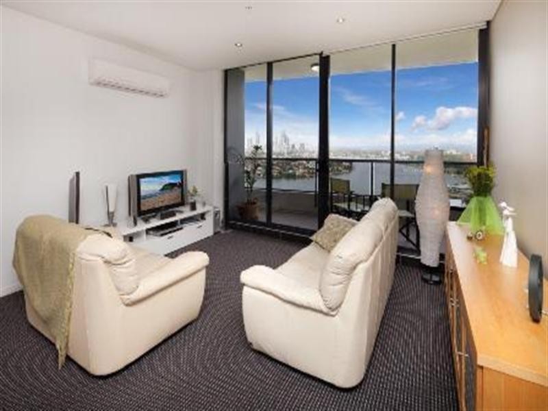 2 Aqua Street, Southport QLD 4215