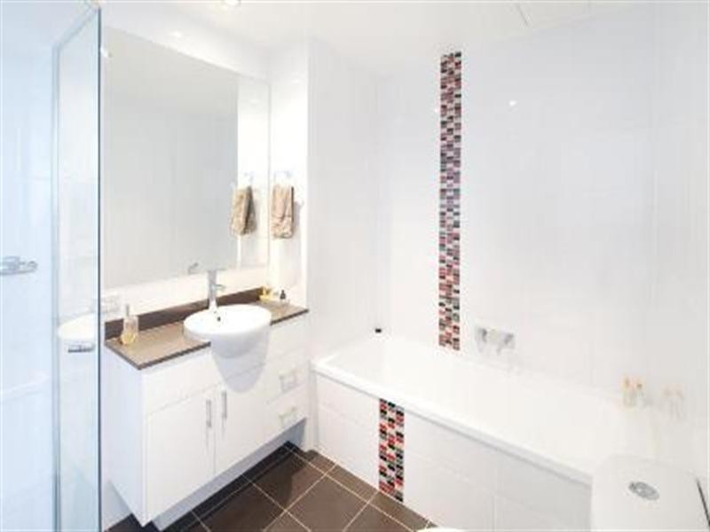 2 Aqua Street, Southport QLD 4215