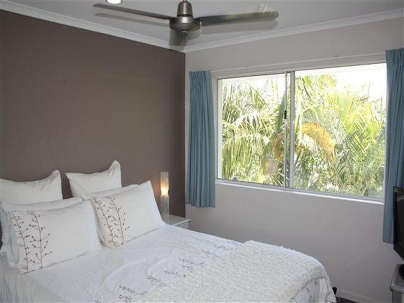 17 Genoa Street, Surfers Paradise QLD 4217