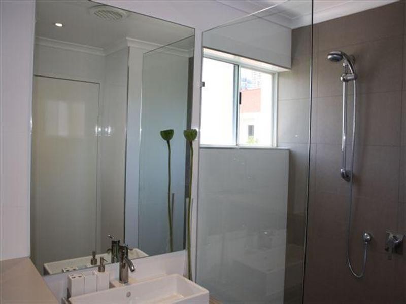 17 Genoa Street, Surfers Paradise QLD 4217