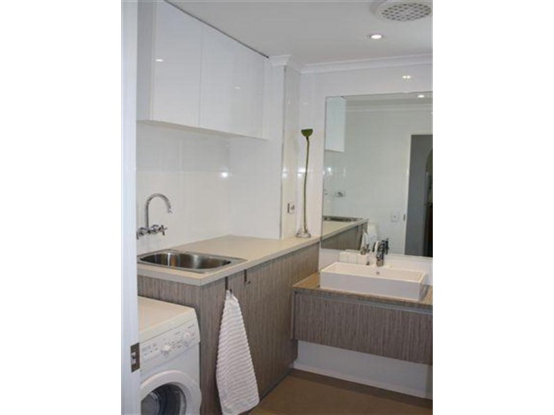 17 Genoa Street, Surfers Paradise QLD 4217